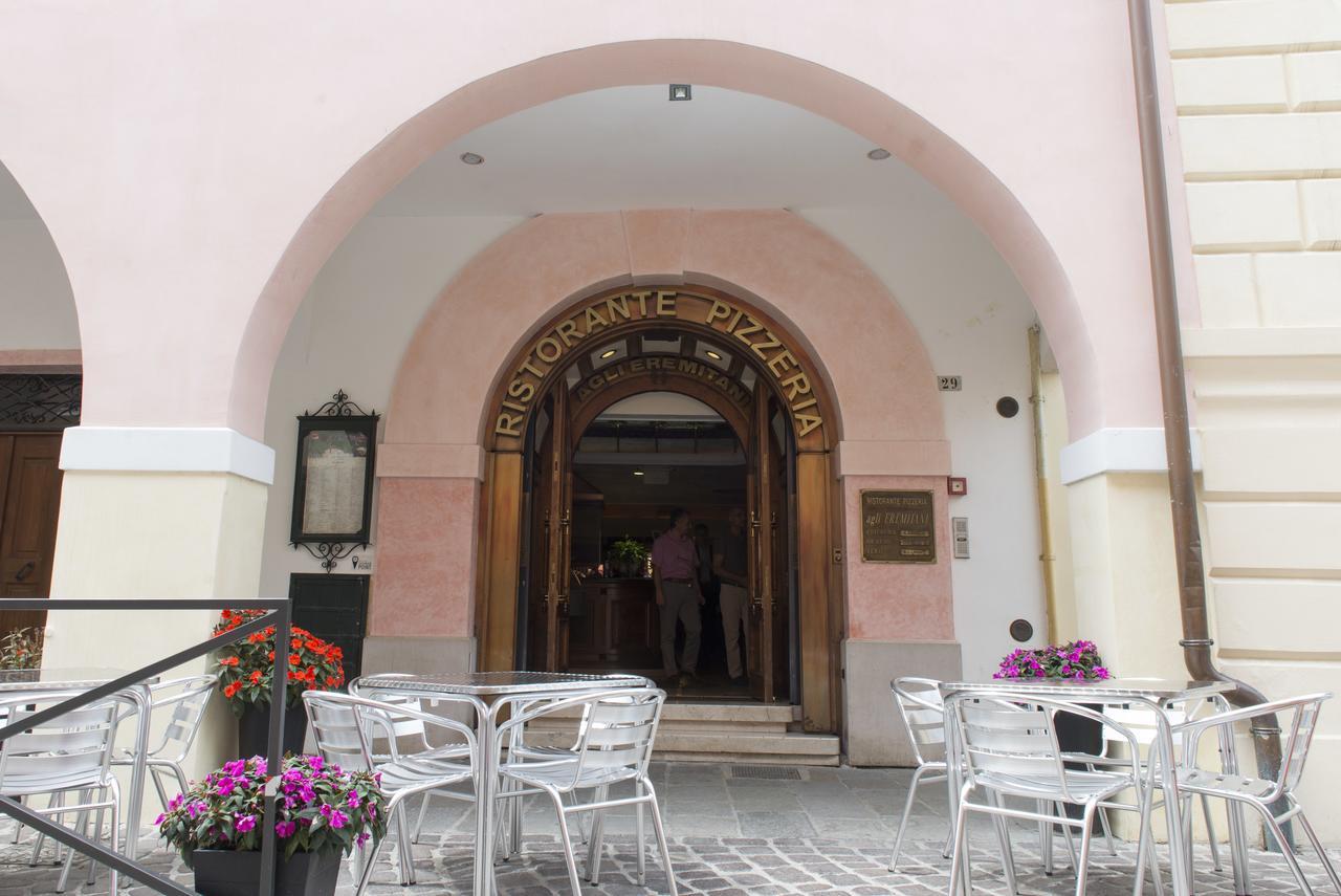 Eremitani *
